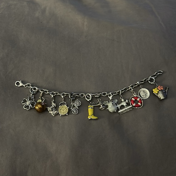 Sterling silver charm bracelet, some charms are Fossil, all are 925 silver - Picture 4 of 6